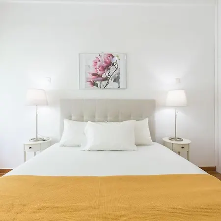 Victoria Wood Apartment