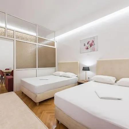 Victoria Wood Apartment