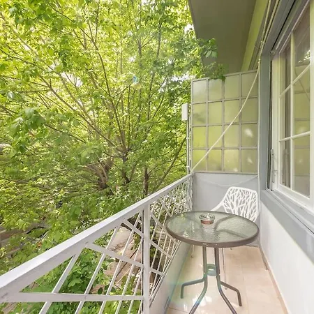 Victoria Wood Apartment